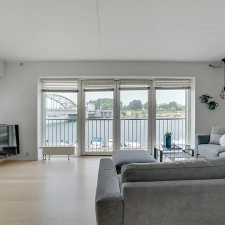 Luxury Center Harbour 2 Bedroom Dom wakacyjny