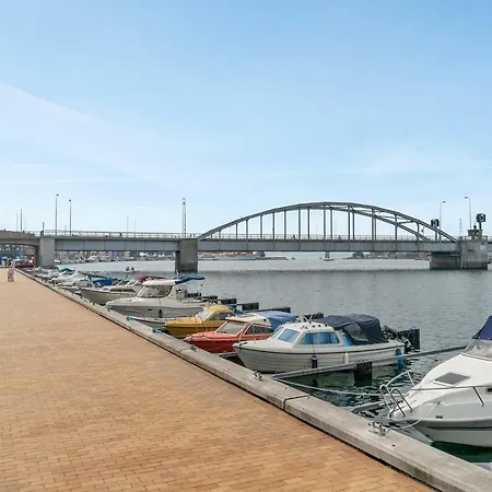 Dom wakacyjny Luxury Center Harbour 2 Bedroom