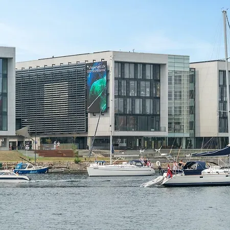 Dom wakacyjny Luxury Center Harbour 2 Bedroom